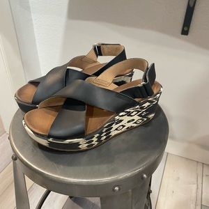 Clarks Stasha Hale Black and White Cushion Slingback